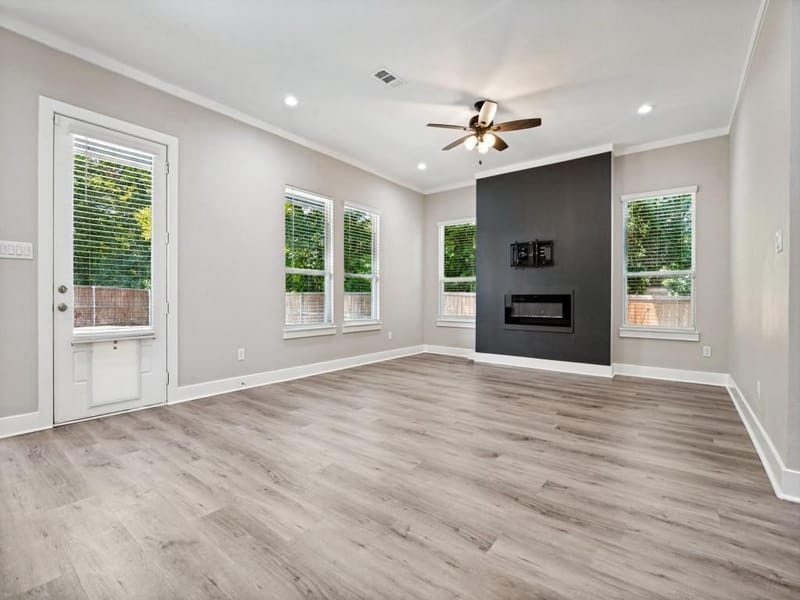 1114 E Woodin Boulevard, Dallas TX 75216 - Photo 6