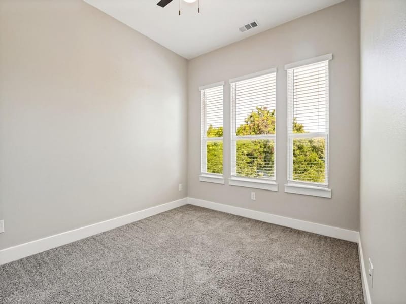 1114 E Woodin Boulevard, Dallas TX 75216 - Photo 18