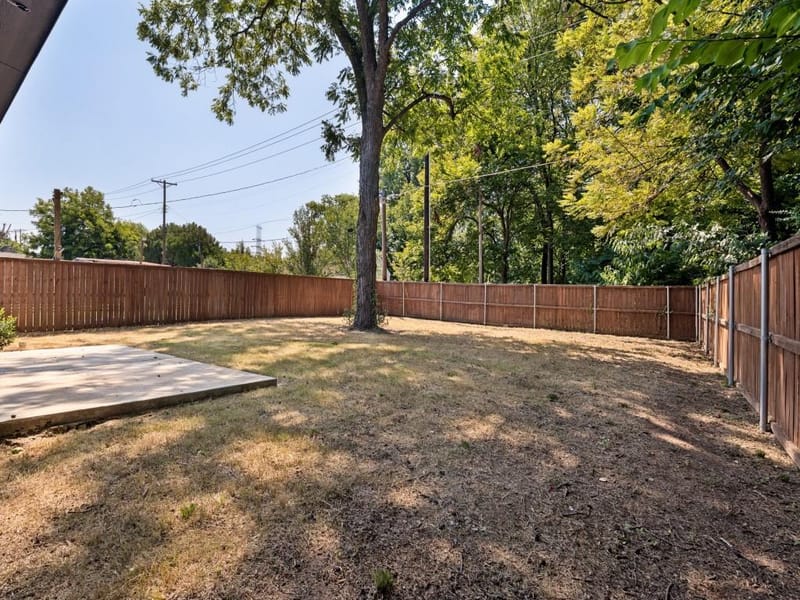 1114 E Woodin Boulevard, Dallas TX 75216 - Photo 25