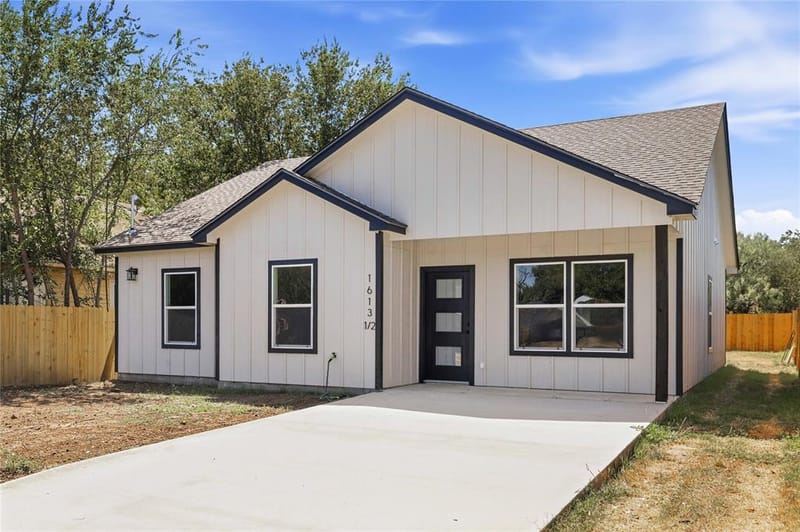 1613 1/2 2nd Street, Brownwood TX 76801