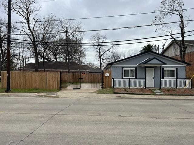 2516 Metropolitan Avenue, Dallas TX 75215 - Photo 2