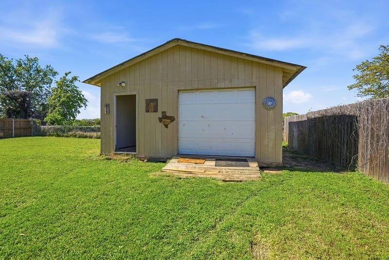 4041 Country Meadows Circle, Granbury TX 76049 - Photo 19