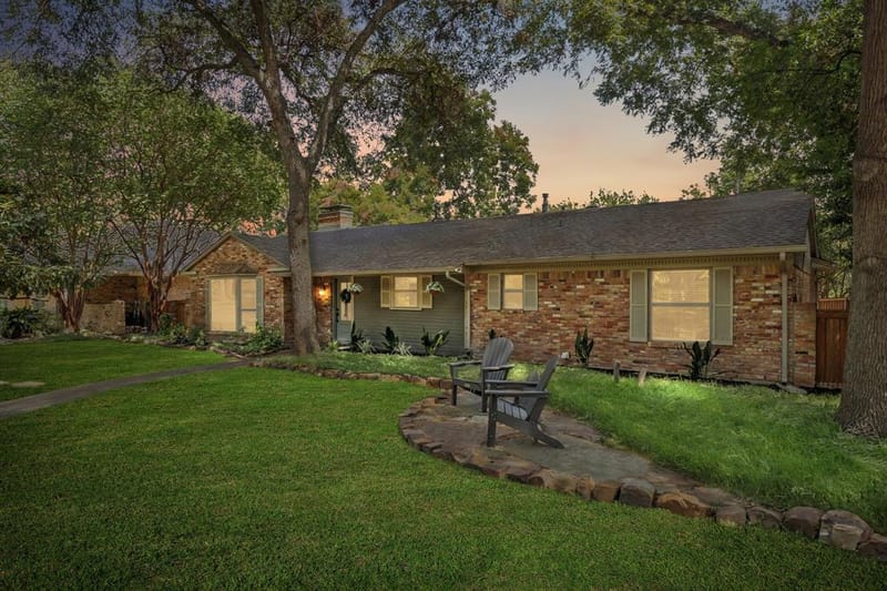 9812 Ravensway Drive, Dallas TX 75238 - Photo 2