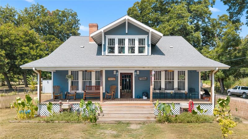 209 Pecan Street, Roxton TX 75477