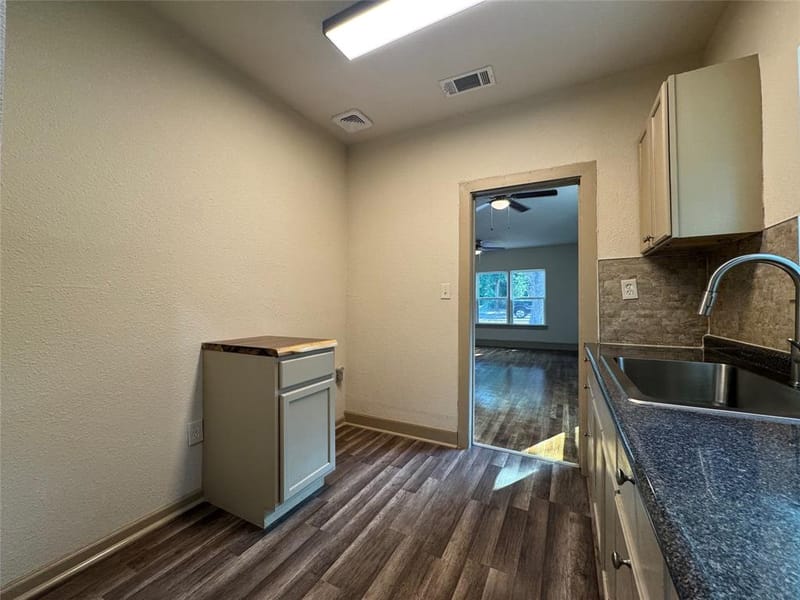 1613 N 15th Street, Waco TX 76707 - Photo 17