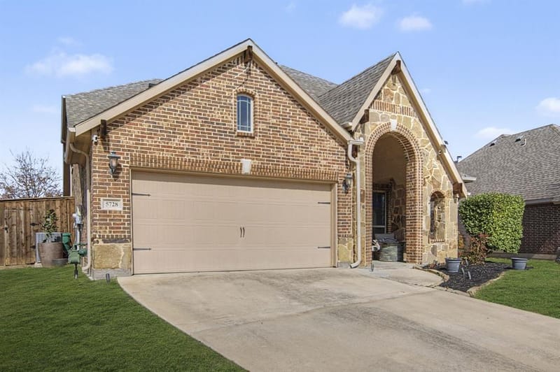 5728 Brookside Drive, Denton TX 76226 - Photo 2