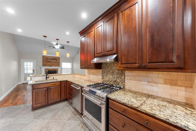 6840 Rochelle Drive, Plano TX 75023 - Photo 8