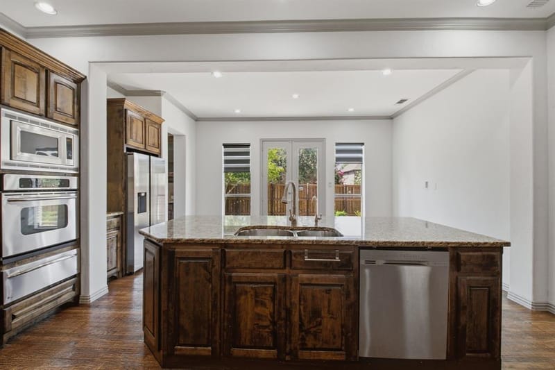 11907 Bamberg Lane, Frisco TX 75035 - Photo 10
