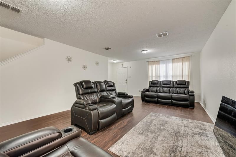 3016 Cesareo Drive, Grand Prairie TX 75052 - Photo 6