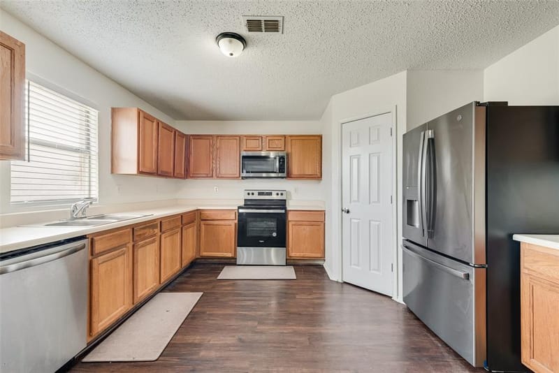 3016 Cesareo Drive, Grand Prairie TX 75052 - Photo 9