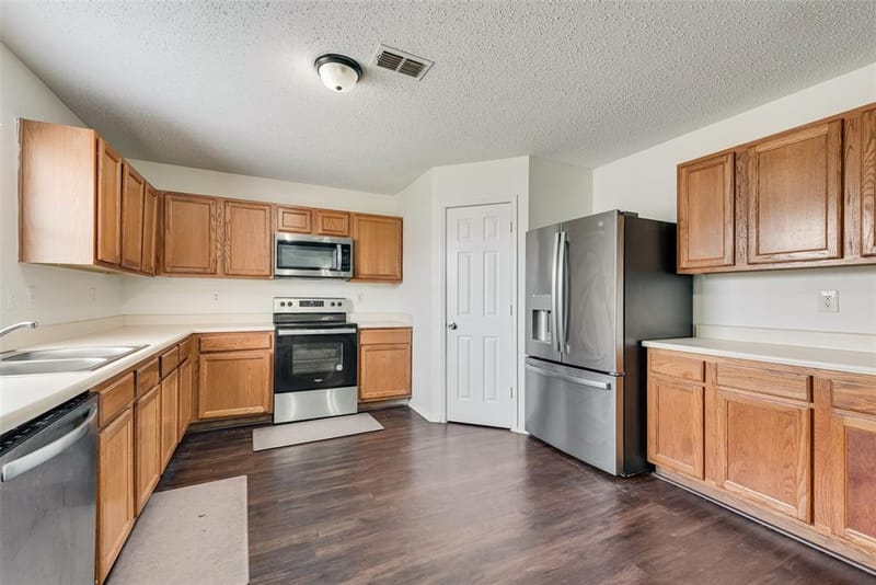 3016 Cesareo Drive, Grand Prairie TX 75052 - Photo 10