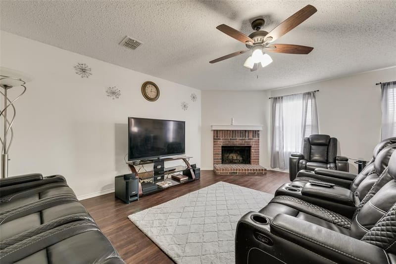 3016 Cesareo Drive, Grand Prairie TX 75052 - Photo 8