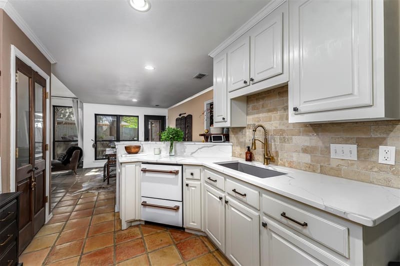 15 Country Club Place, Waxahachie TX 75165 - Photo 7