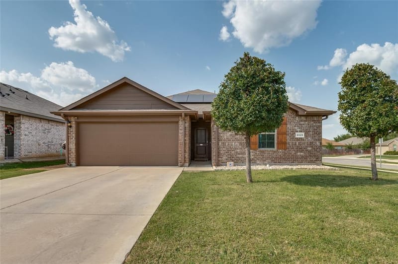 6929 Whisper Field, Fort Worth TX 76120