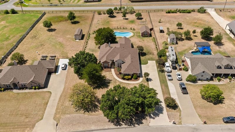 2101 W Emerald Bend Court, Granbury TX 76049 - Photo 34