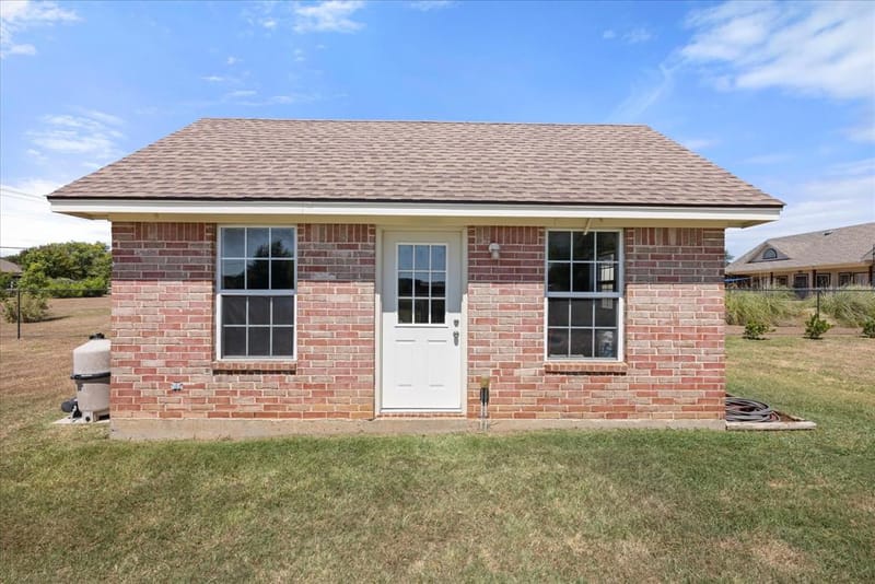 2101 W Emerald Bend Court, Granbury TX 76049 - Photo 33