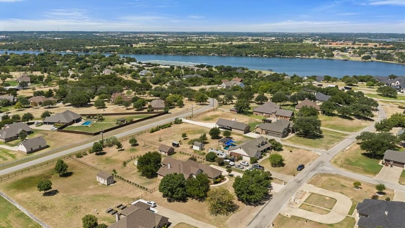 2101 W Emerald Bend Court, Granbury TX 76049 - Photo 37