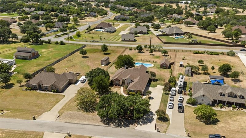 2101 W Emerald Bend Court, Granbury TX 76049 - Photo 39