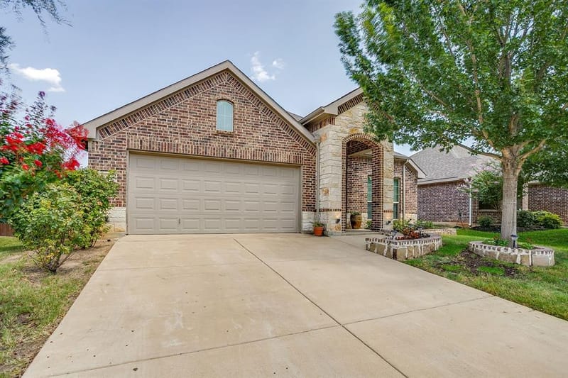 11829 Hassop Lane, Burleson TX 76028 - Photo 2