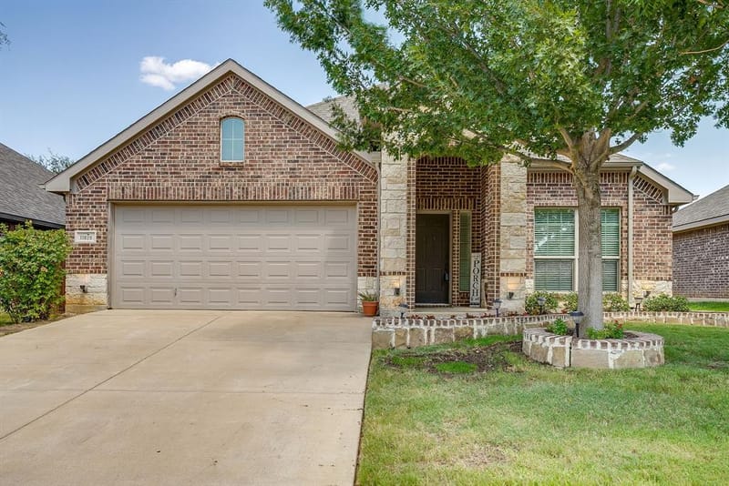 11829 Hassop Lane, Burleson TX 76028