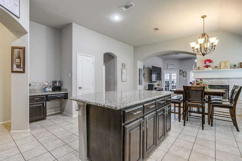 11829 Hassop Lane, Burleson TX 76028 - Photo 14
