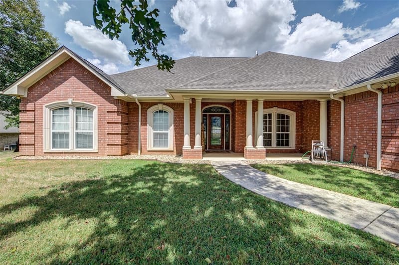 814 Haynie Drive, Runaway Bay TX 76426 - Photo 3
