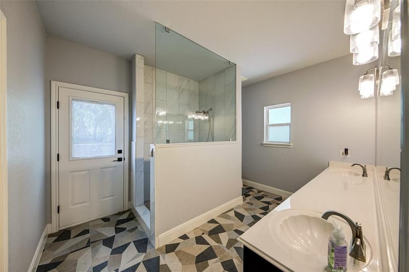 814 Haynie Drive, Runaway Bay TX 76426 - Photo 25