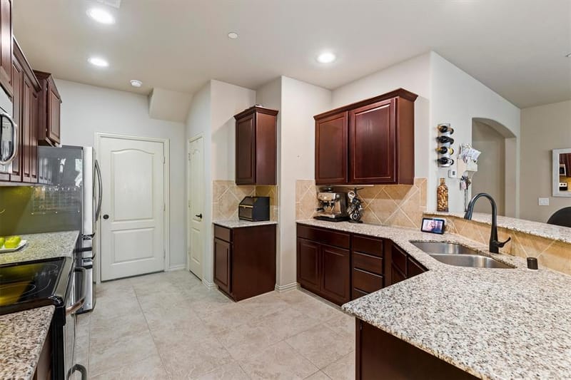 1828 Villa Drive, Allen TX 75013 - Photo 7