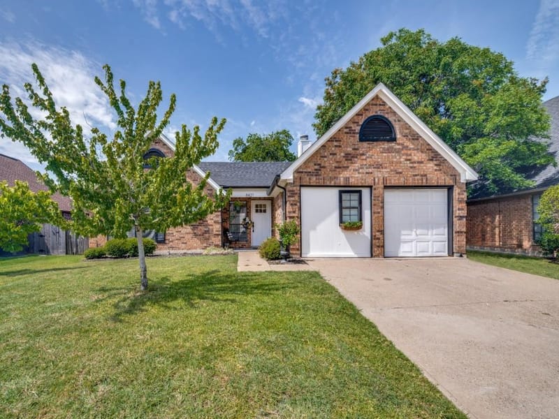 8421 Liberty Lane, Rowlett TX 75089 - Photo 2