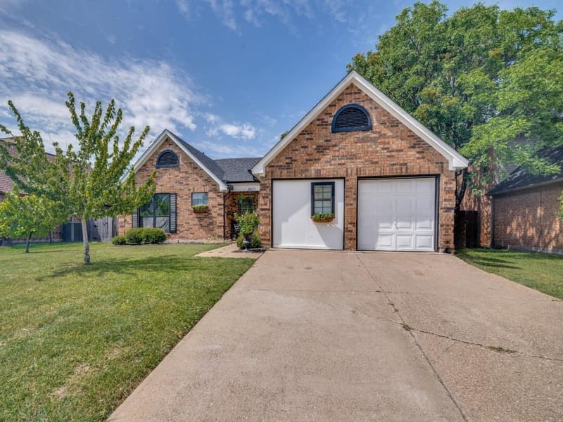 8421 Liberty Lane, Rowlett TX 75089