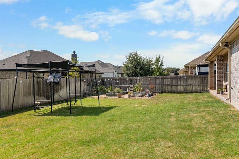717 Wintergreen Drive, Hewitt TX 76643 - Photo 36