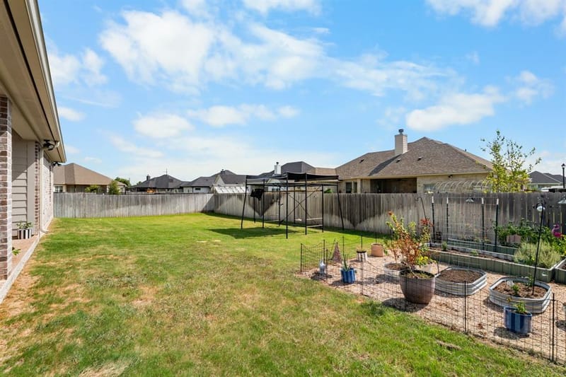 717 Wintergreen Drive, Hewitt TX 76643 - Photo 38