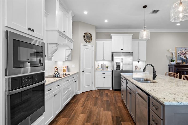 717 Wintergreen Drive, Hewitt TX 76643 - Photo 15