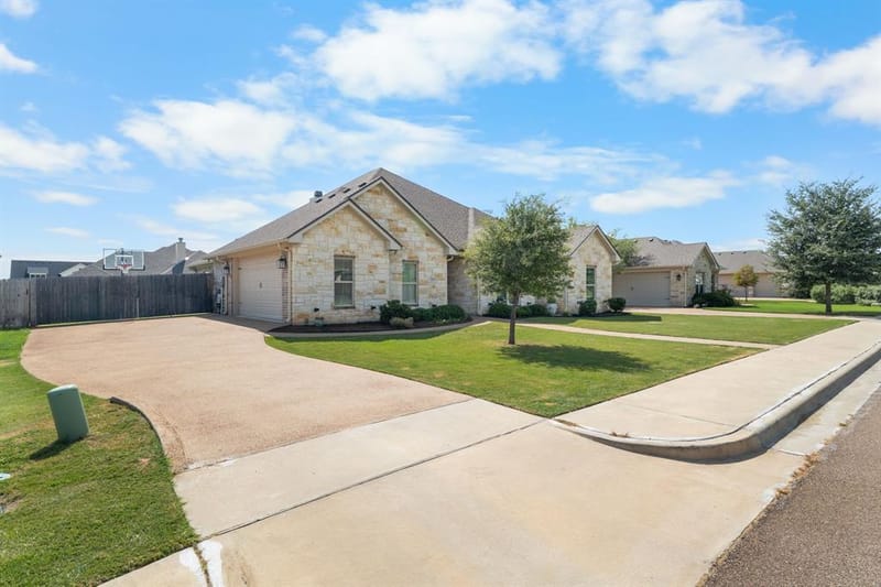 717 Wintergreen Drive, Hewitt TX 76643 - Photo 39