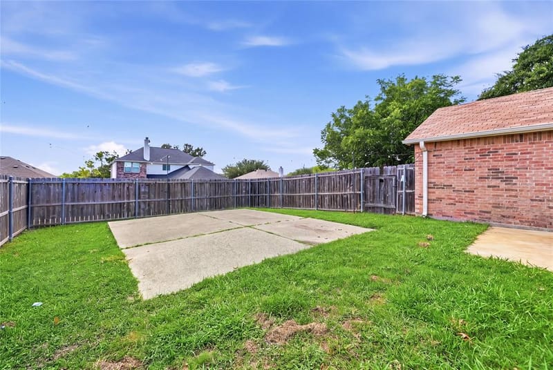 5814 Winell Drive, Garland TX 75043 - Photo 32