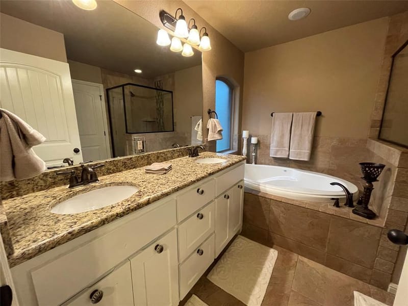 1407 Lauren Lane, Granbury TX 76048 - Photo 10