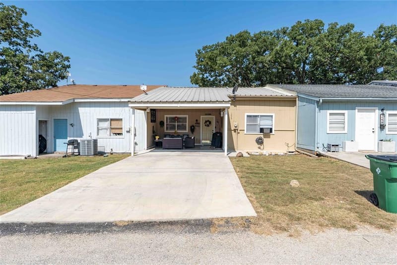 1229 Elm Court, Runaway Bay TX 76426 - Photo 6