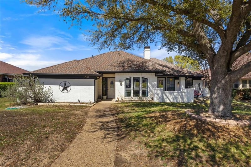 1507 Sugar Creek Drive, Carrollton TX 75007