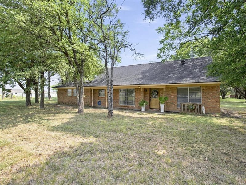 5022 Ensign Road, Ennis TX 75119