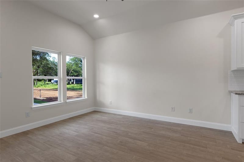 813 SW 28th Street, Mineral Wells TX 76067 - Photo 7