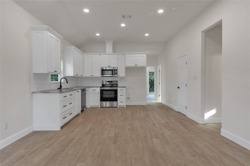 813 SW 28th Street, Mineral Wells TX 76067 - Photo 8