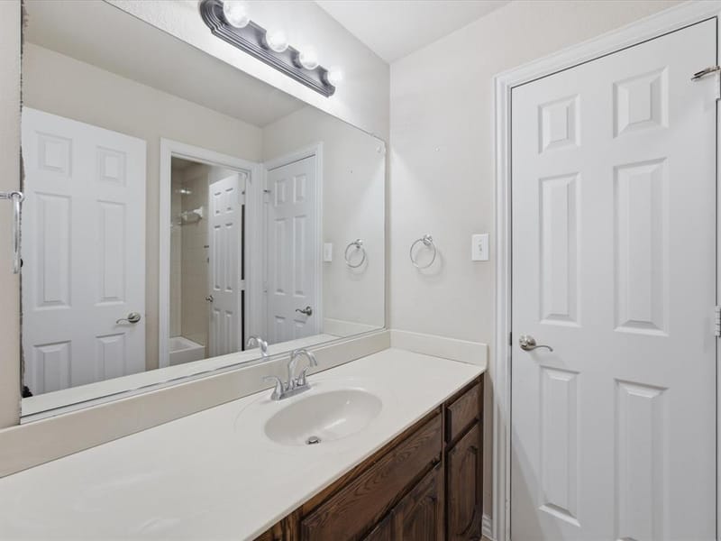 906 Hidden Lakes Drive, Cedar Hill TX 75104 - Photo 23