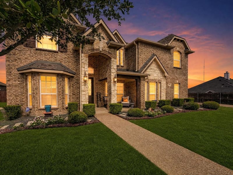 906 Hidden Lakes Drive, Cedar Hill TX 75104