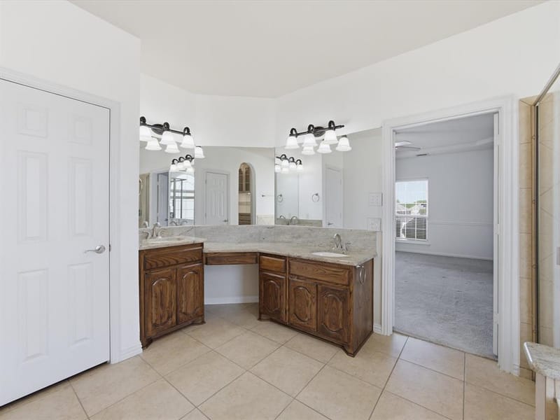 906 Hidden Lakes Drive, Cedar Hill TX 75104 - Photo 34