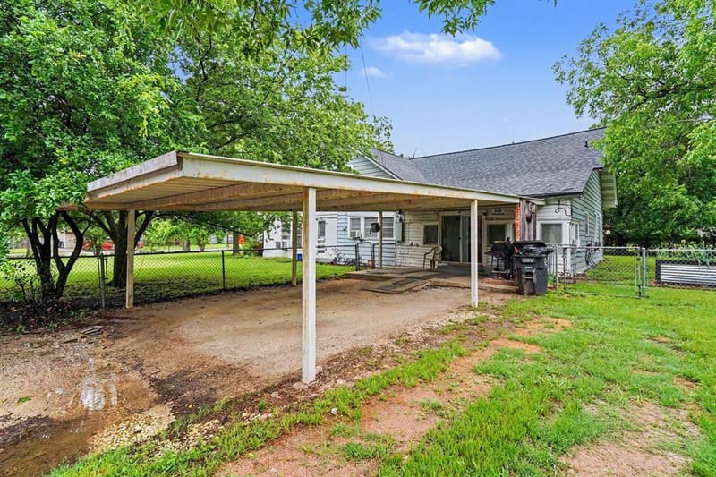 506 Woodard Avenue, Cleburne TX 76033 - Photo 7