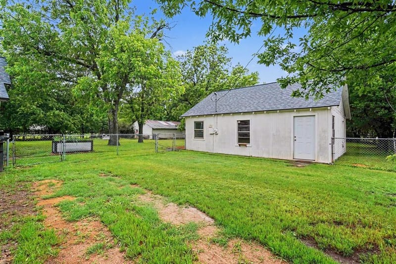 506 Woodard Avenue, Cleburne TX 76033 - Photo 32