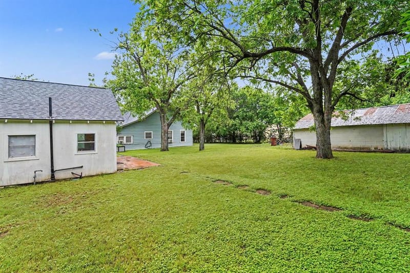 506 Woodard Avenue, Cleburne TX 76033 - Photo 9