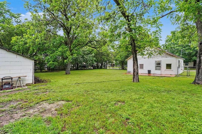 506 Woodard Avenue, Cleburne TX 76033 - Photo 30