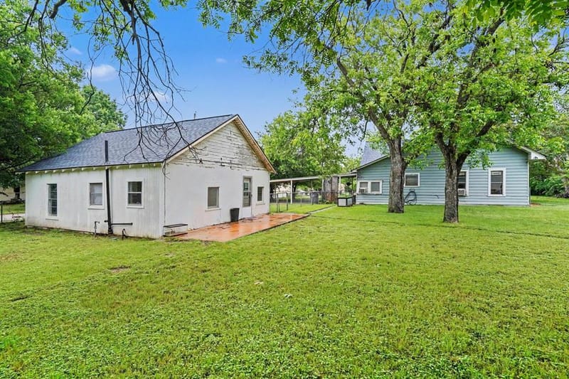 506 Woodard Avenue, Cleburne TX 76033 - Photo 10