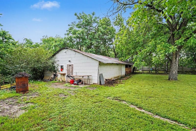 506 Woodard Avenue, Cleburne TX 76033 - Photo 31
